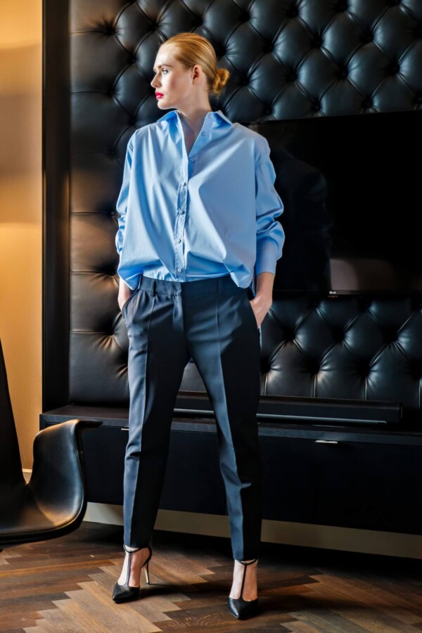 Oversized-Bluse in Blau – Moderne Eleganz mit lässigem Charme – Bild 2