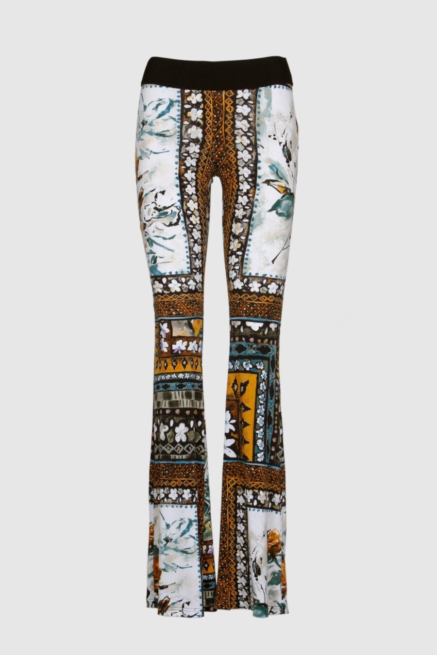 2026_Sommer_Boscana_Hose_Enganliegende-Schlaghose