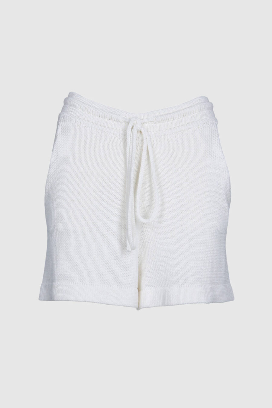 Shorts in weiss gestrickt