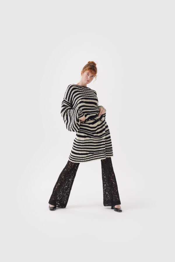 Oversized Pullover in Schwarz-Weiß – Weicher Strick für stilvolle Looks – Bild 3