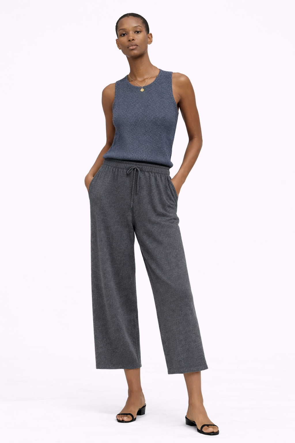 2026_Sommer_Boscana_Hose_Leichte-Kaschmirhose-aus-reinem-Kaschmir_Modelfoto.