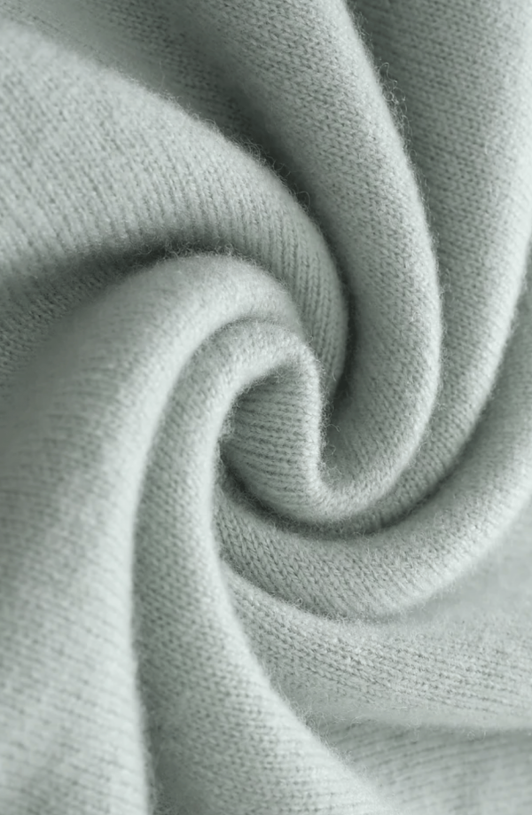 Kaschmir Pullover hellgrün – Detailansicht des hochwertigen Materials
