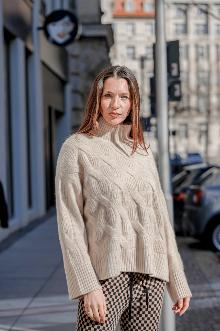 Damen Kaschmir Pullover in Braun mit Zopfmuster – Oversized Strickpullover