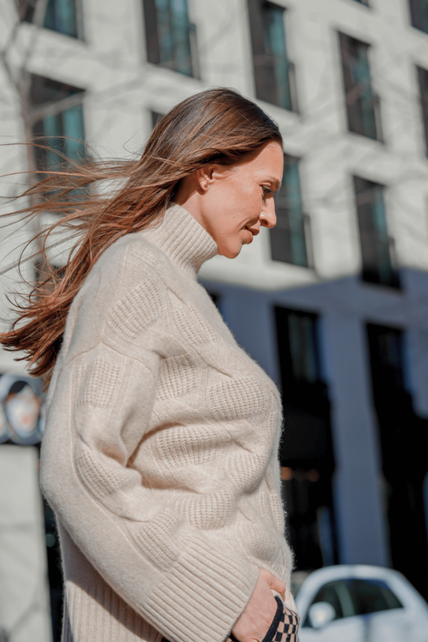 Damen Kaschmir Pullover in Braun mit Zopfmuster – Oversized Strickpullover
