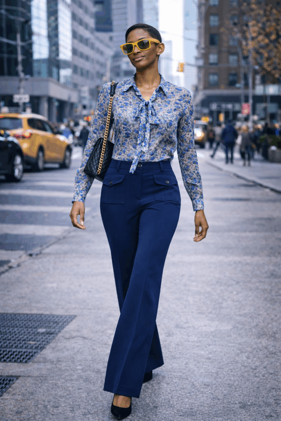 2026_Sommer_Boscana_Hose-Hoch-geschnittene-Hose-in-Dunkelblau_Modelfoto_Streetstyle_2