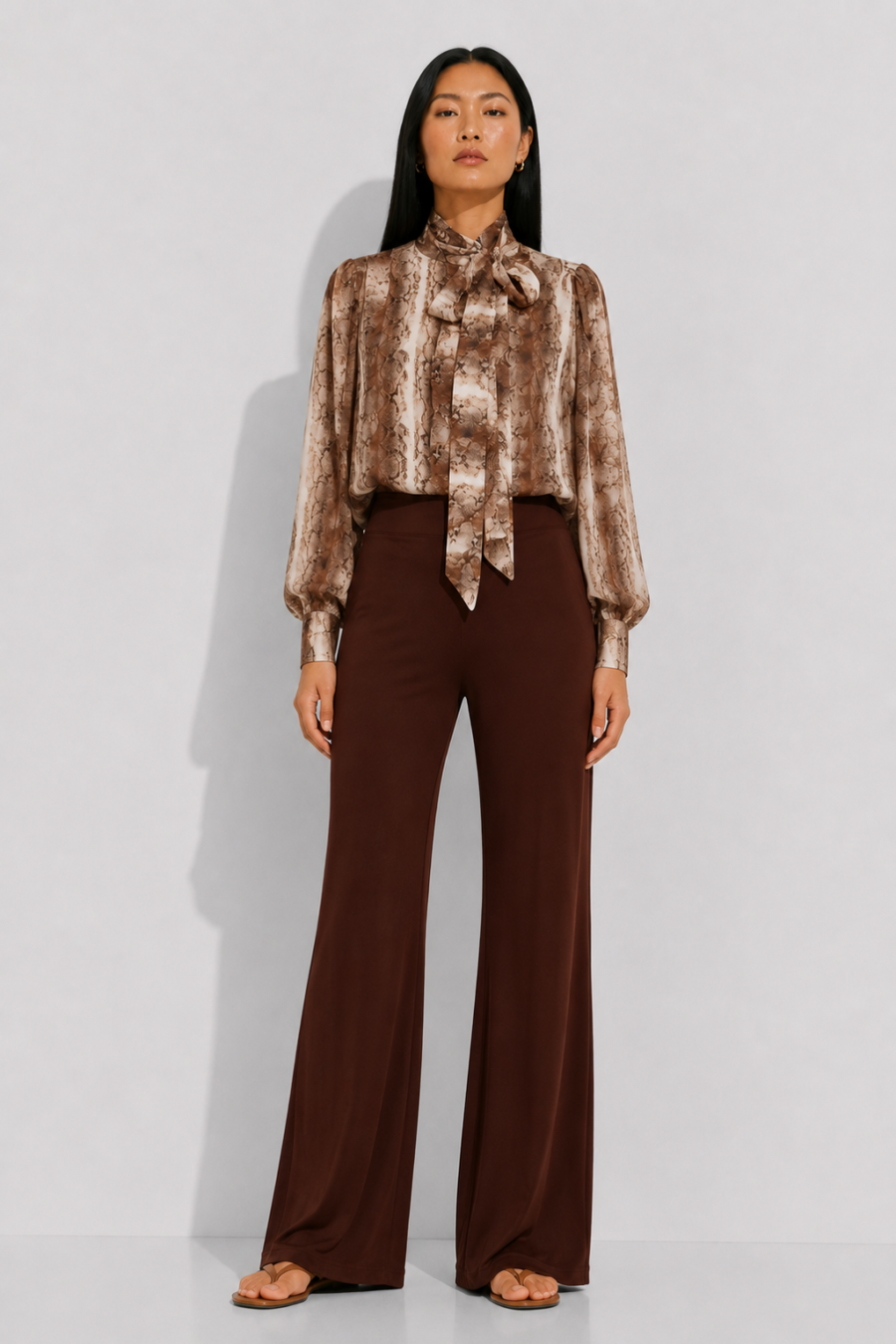 Oversize Seidenbluse mit Animal-Print und Schluppenkragen