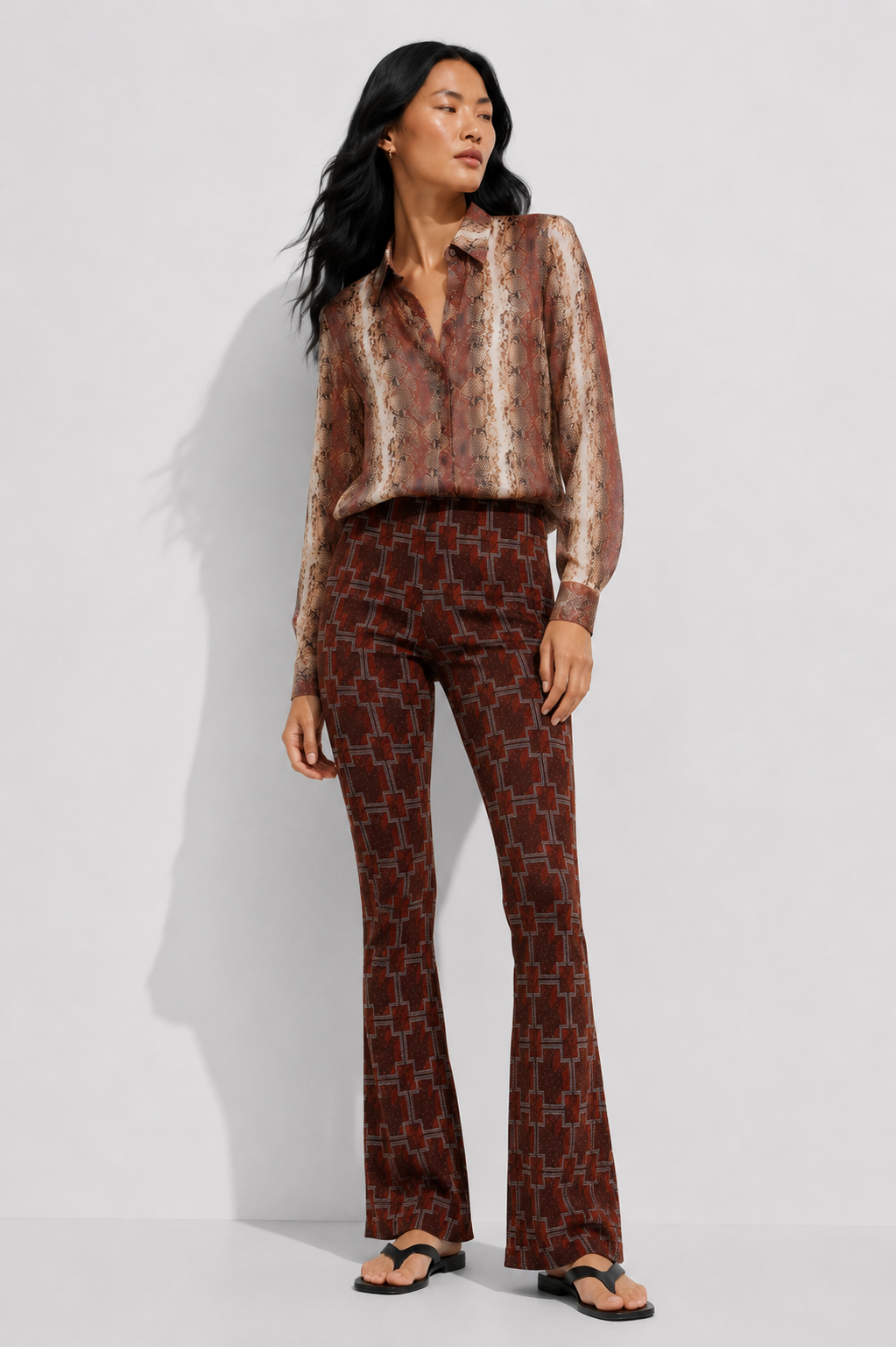Jacquard-Hose mit grafischem Muster in Rot und Silber