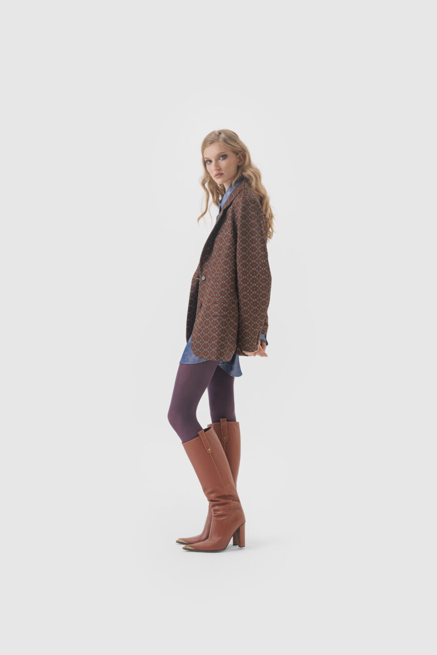 Boscana, Boscana Manufaktur, Leipzig, Atelier Leipzig, Damenmode, Modemanufaktur, Manufaktur für Damenmode, Premium-Damenmode, Strickmode, Strickpullover, Strickcardigan, Premium-Strick, Kollektion, Damenmode, Damenkollektion, Manufaktur für Damenmode, Mantel, Damenmantel, grauer Mantel Wollmantel Trenchcoat aus Wolle , Jacke, Kurzjacke, gestrickte Jacke , Cordjacke, bomberjacke, kurze jacke