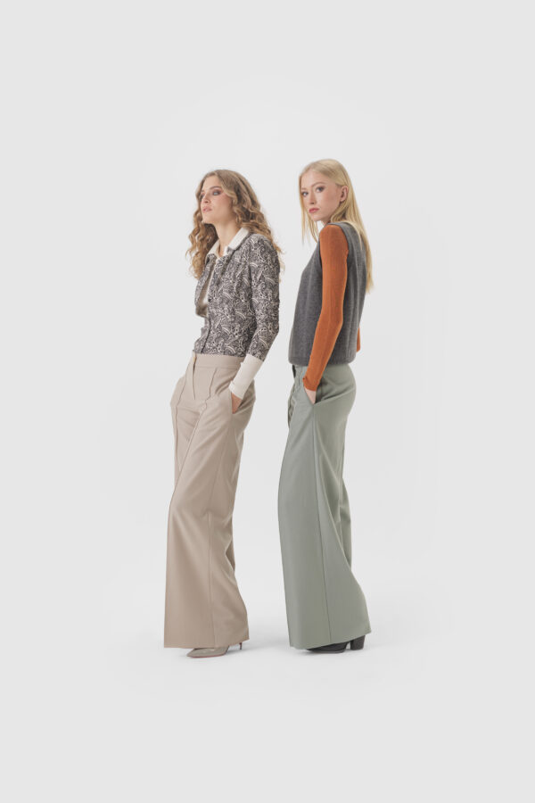 Pullover aus gerippter Merinowolle in Bronze – Bild 3