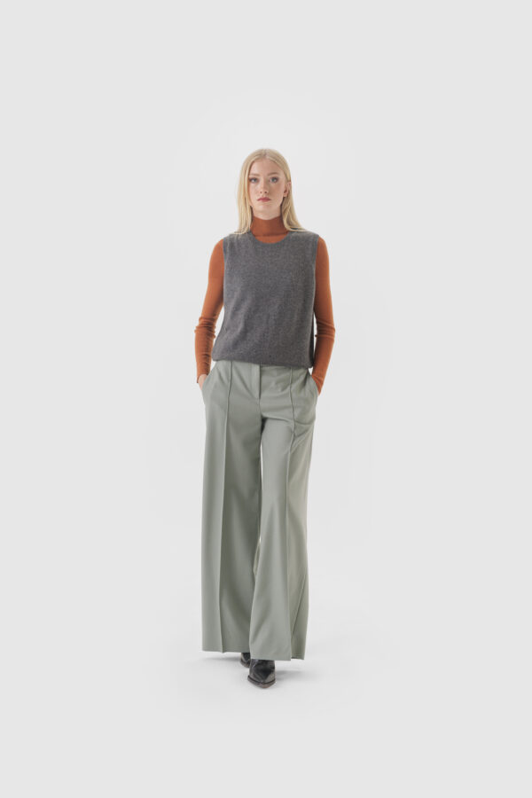 Pullover aus gerippter Merinowolle in Bronze – Bild 4