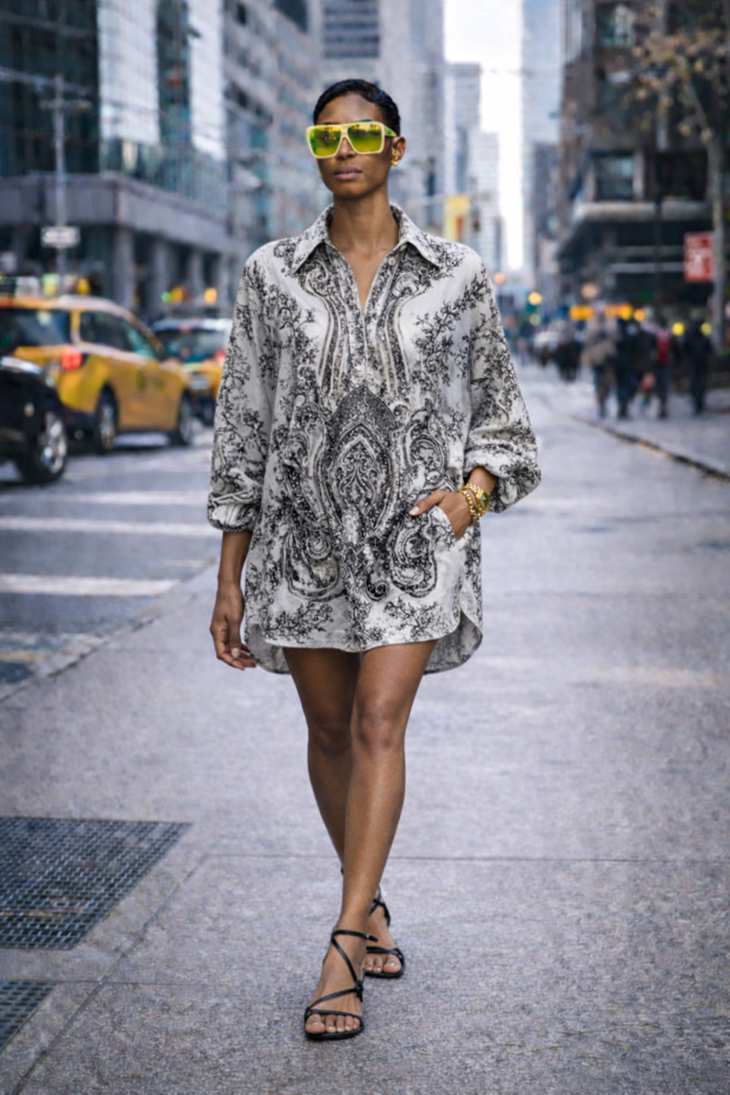 2026_Sommer_Boscana_Blusen_Tunika-in-Blau-und-Anthrazit_Modelfoto