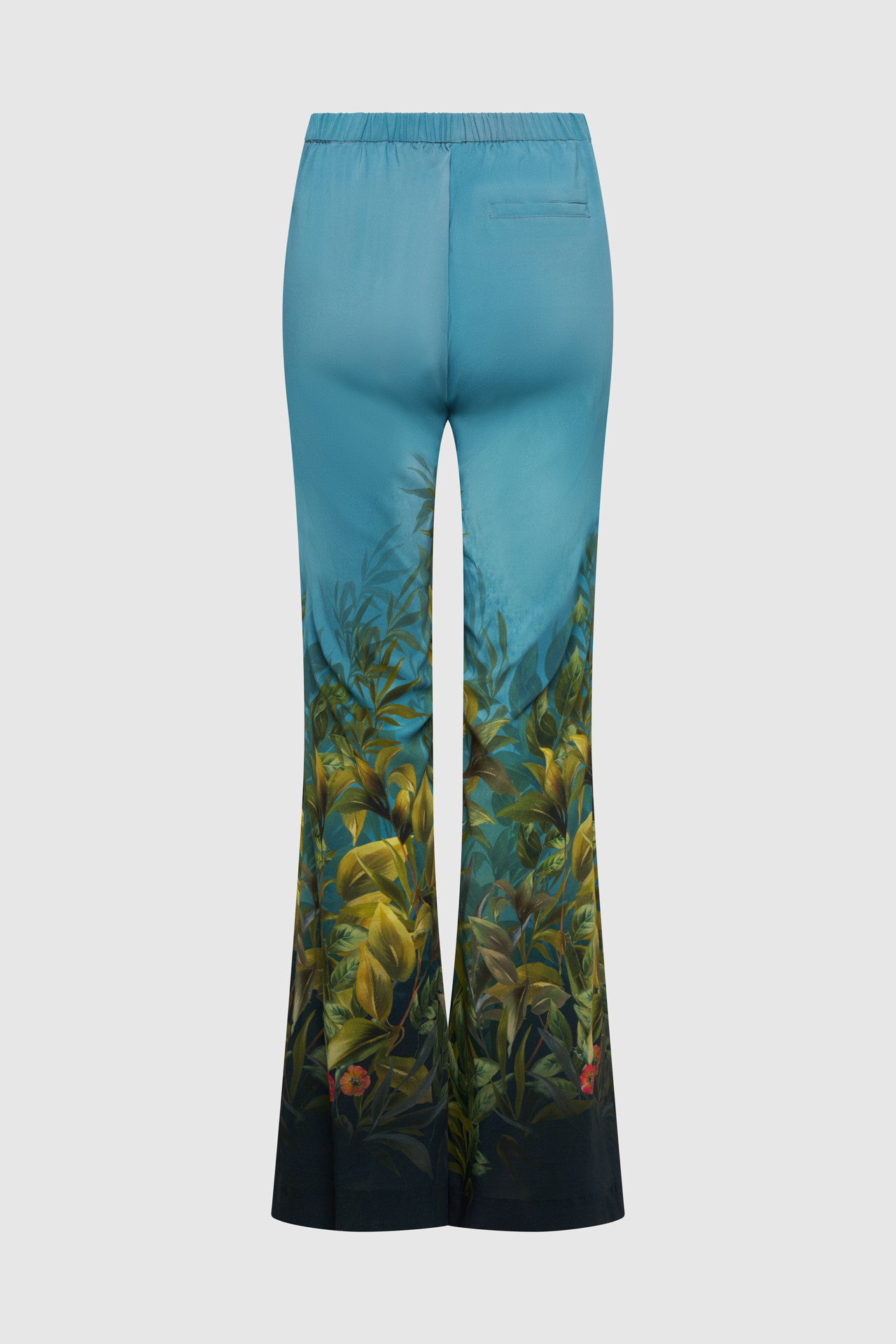 2026_Sommer_Boscana_Hose_Freizeithose-im-floralen-Design-Blau_Rueckseite