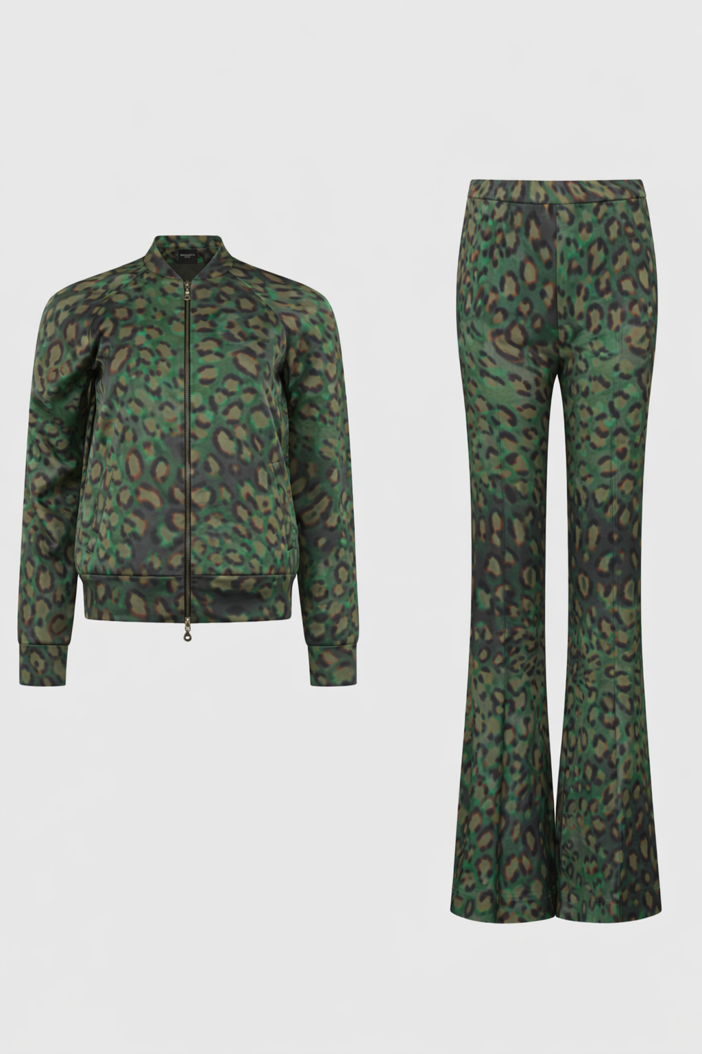 2026_Sommer_Boscana_Hose_Freizeithose-im-gruenen-animal-print_Set