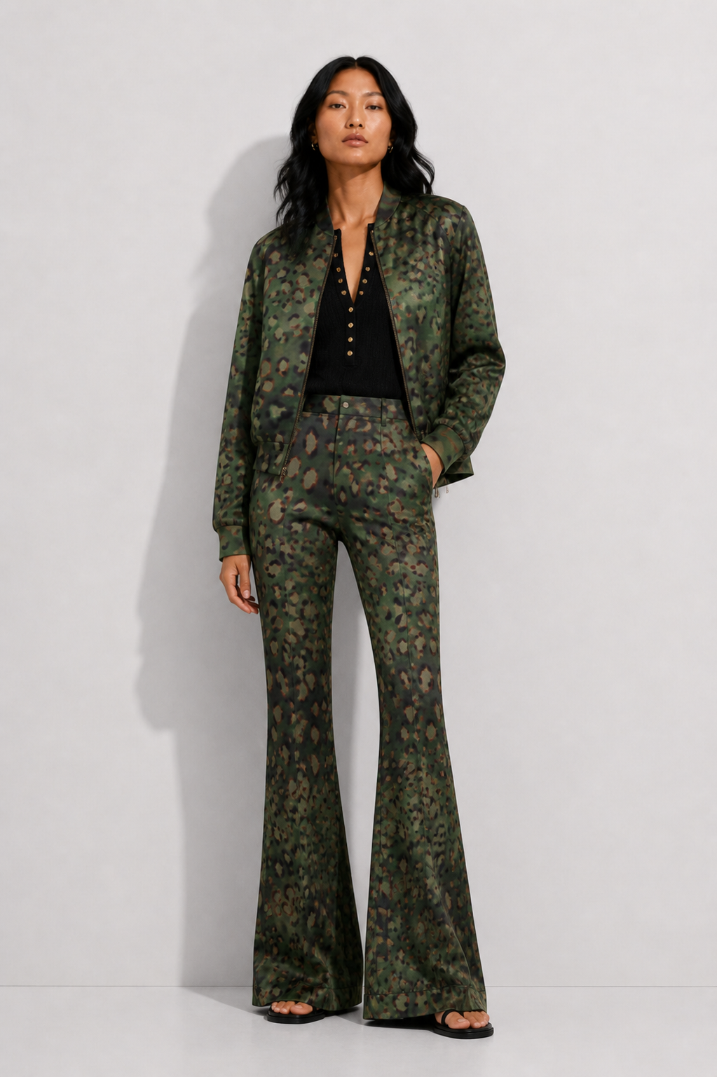 Bomberjacke mit Animal-Print in Grün