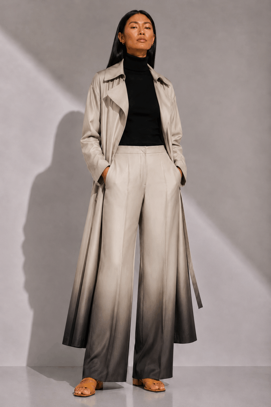 Trenchcoat mit Farbverlauf in Creme und Schwarz