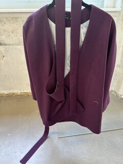 Kimono aus Merinowolle in Purple mit Paisley-Seidenfutter