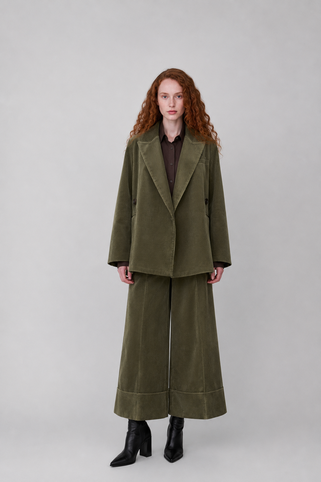 Oversized Cordblazer aus Baumwolle und Seide in Olive
