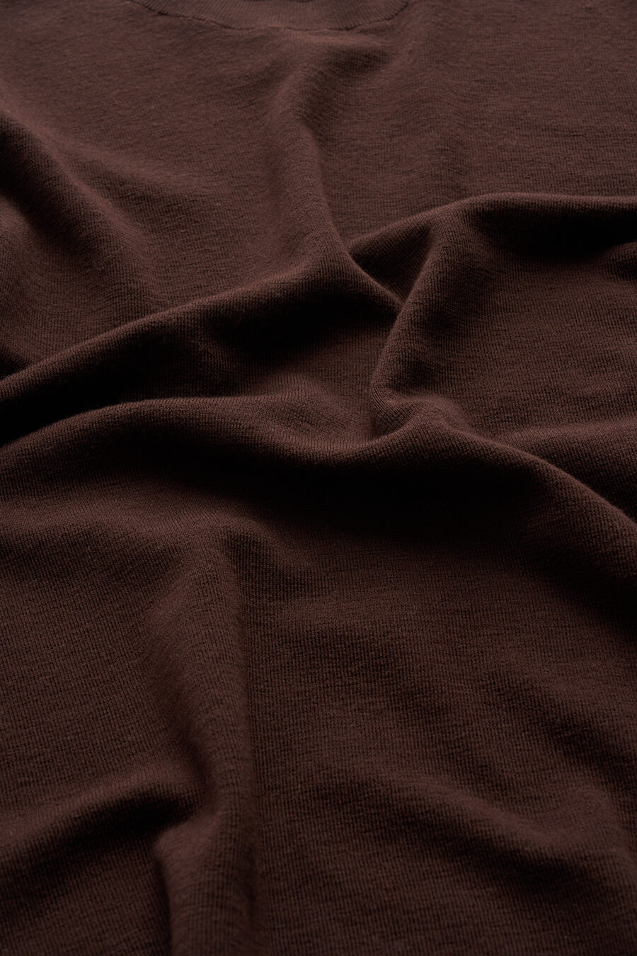 Feinstrickpullover aus 100 % Merinowolle in Braun Detail