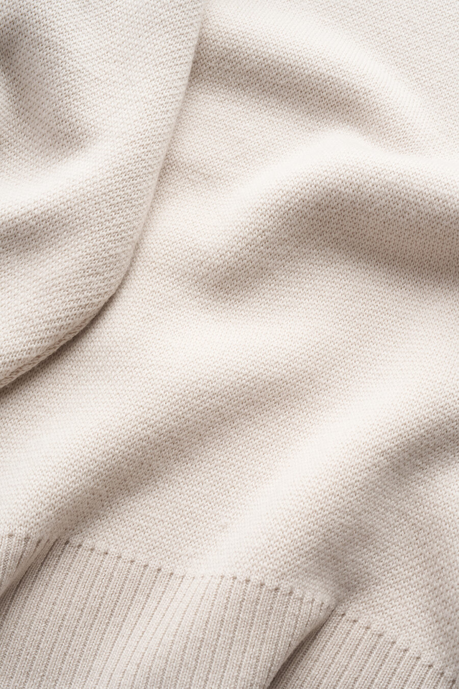 Oversize-Pullover aus extrafeiner Merinowolle in Ivory Detail