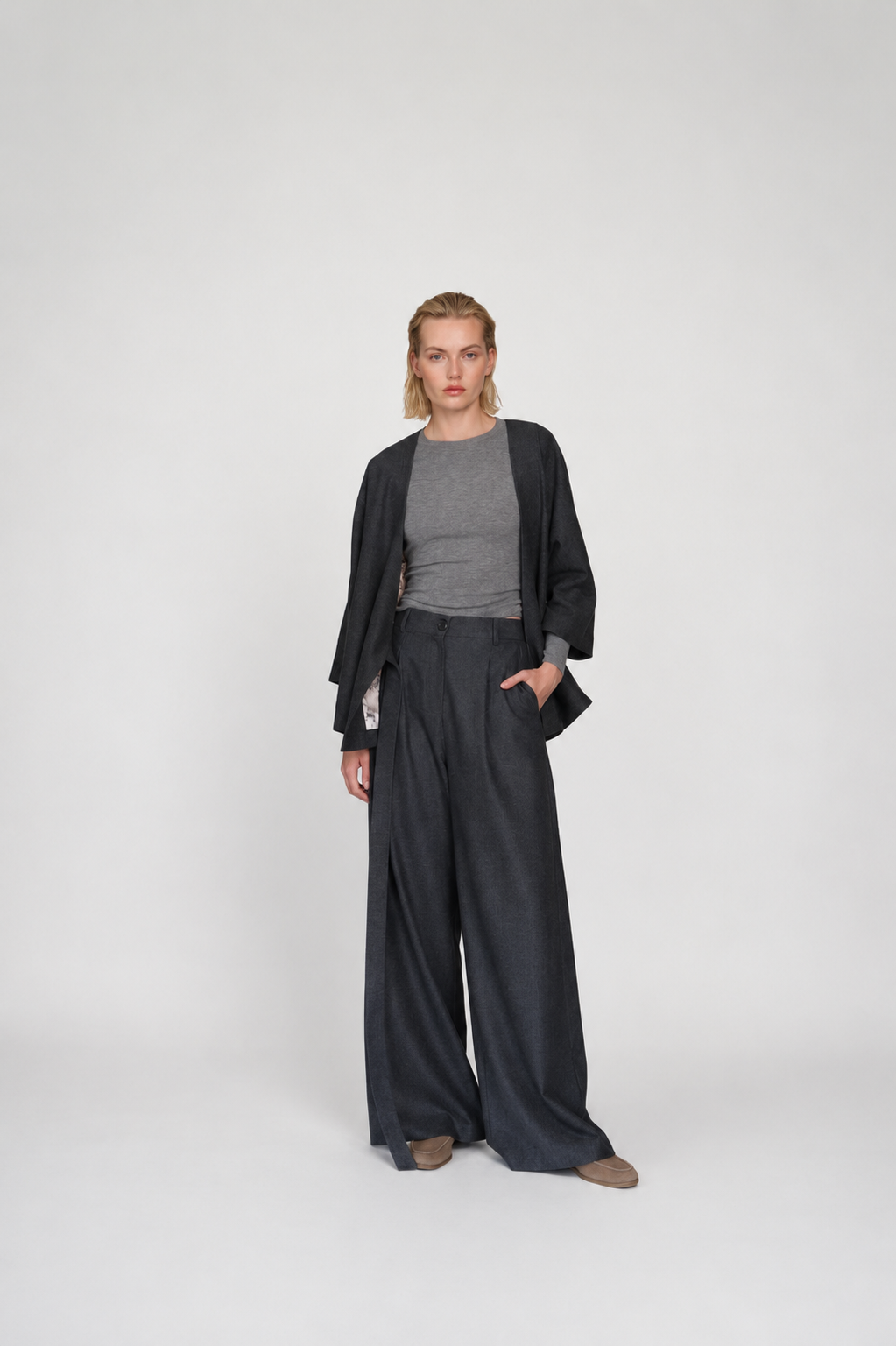 Feinstrick-Langarmshirt aus Merinowolle und Kaschmir in Grau