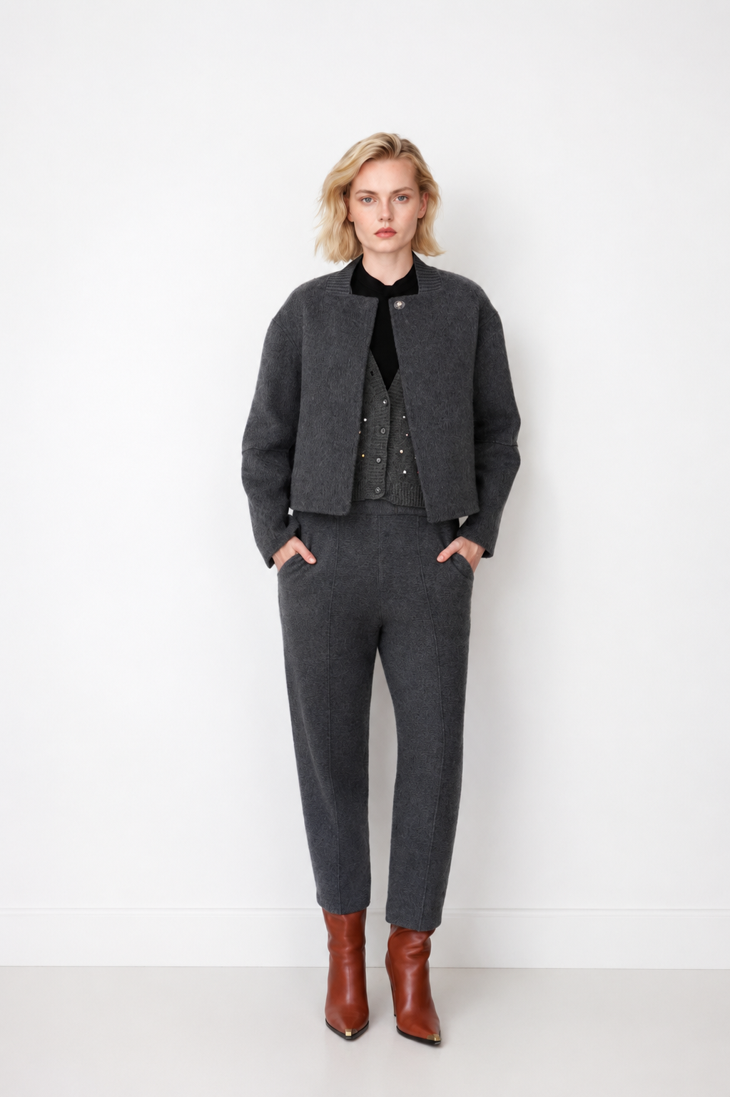 Kurzjacke aus Alpaka-, Rabbit- und Merinowoll-Mix in Anthrazit