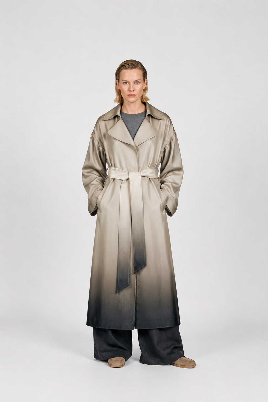 Trenchcoat mit Farbverlauf in Creme und Schwarz