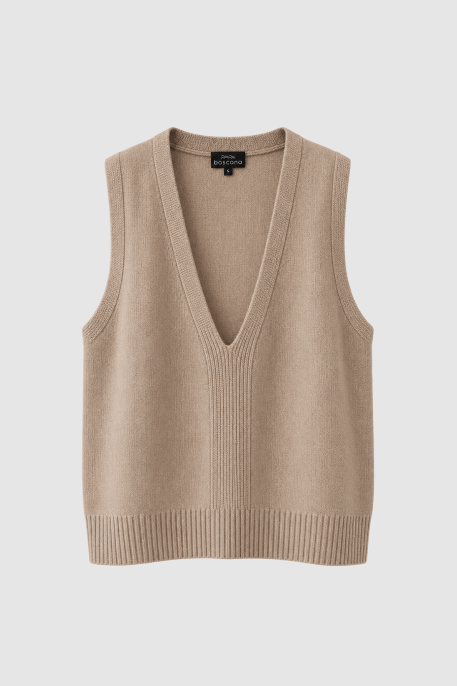 Kaschmirvestover-camel, Boscana, Boscana Manufaktur, Leipzig, Atelier Leipzig, Damenmode, Modemanufaktur, Manufaktur für Damenmode, Premium-Damenmode, Strickmode, Strickpullover, Strickcardigan, Premium-Strick, Vestover, Kaschmir-Pullunder in Off-White Back
